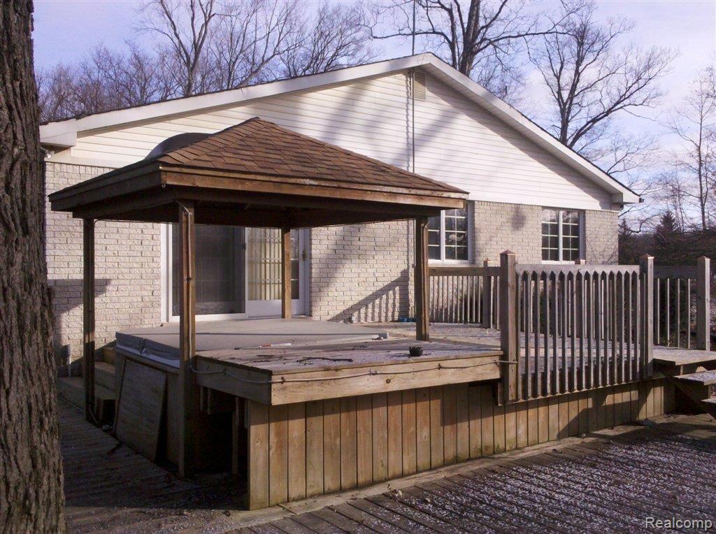 61101 Omo Road New Haven, MI 48048 - Photo 9 of 11 IMG_20111228_105636.jpg