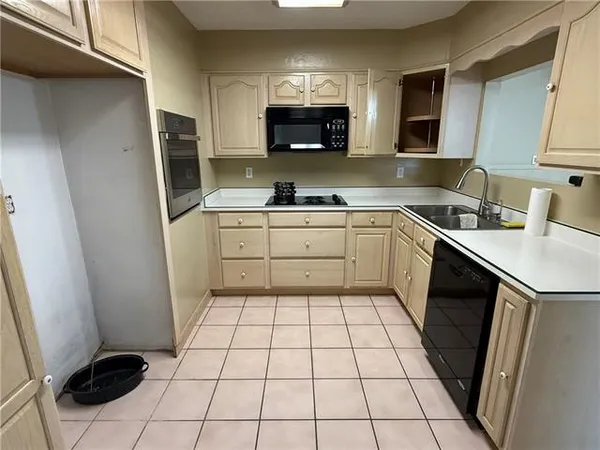 $2,350 | 173 Garden Road, River Ridge, LA 70123