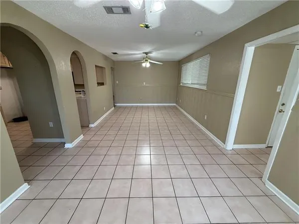 $2,350 | 173 Garden Road, River Ridge, LA 70123