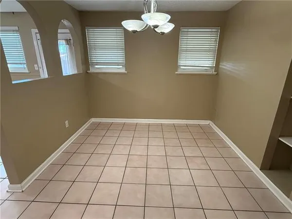 $2,350 | 173 Garden Road, River Ridge, LA 70123