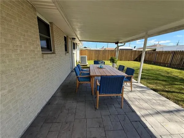 $2,350 | 173 Garden Road, River Ridge, LA 70123