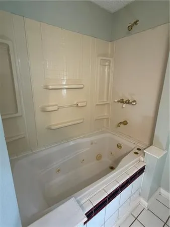$2,350 | 173 Garden Road, River Ridge, LA 70123