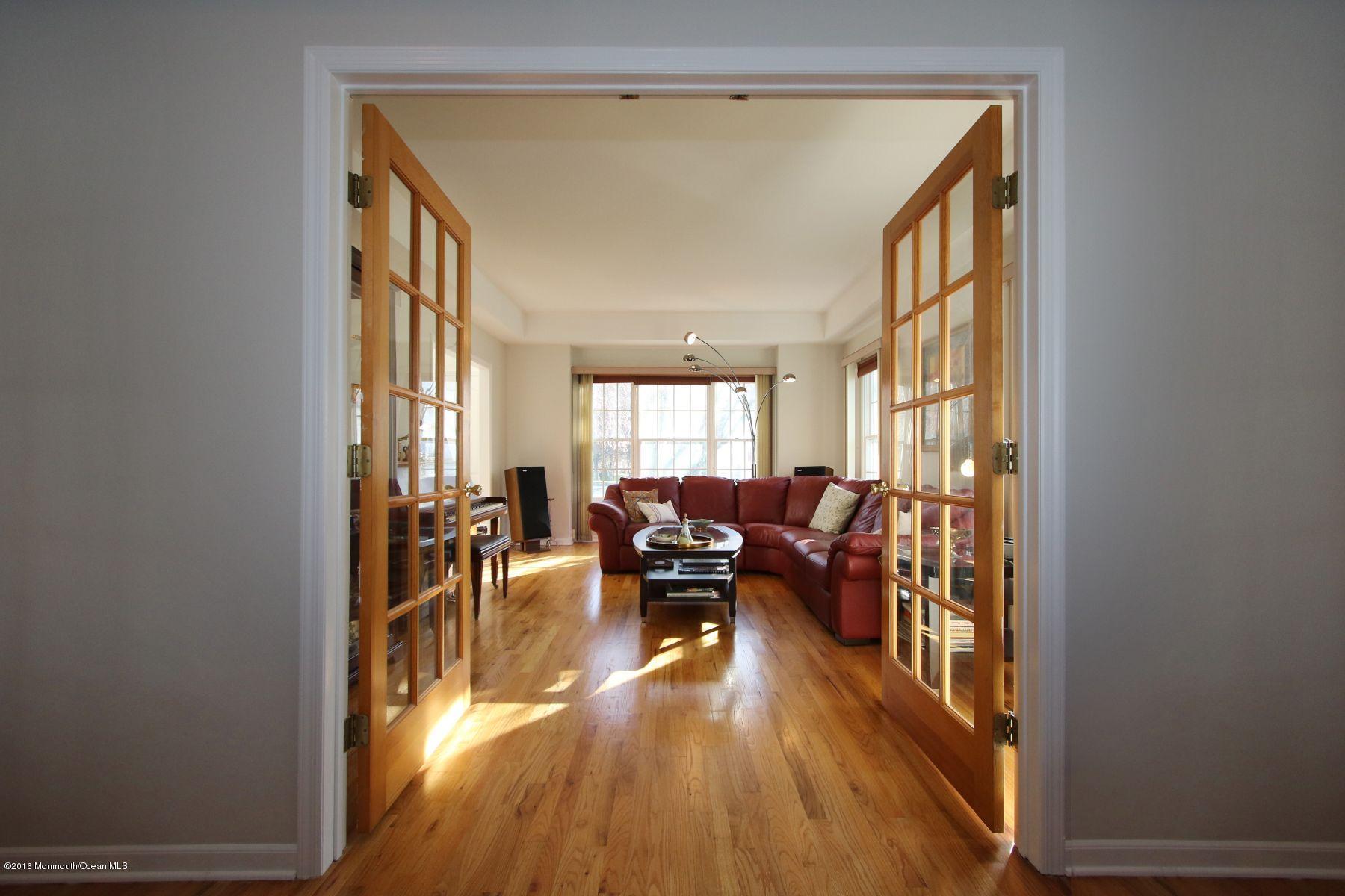 94 Knob Hill Road Morganville, NJ 07751 - Photo 28 of 37 30IMG_0778a