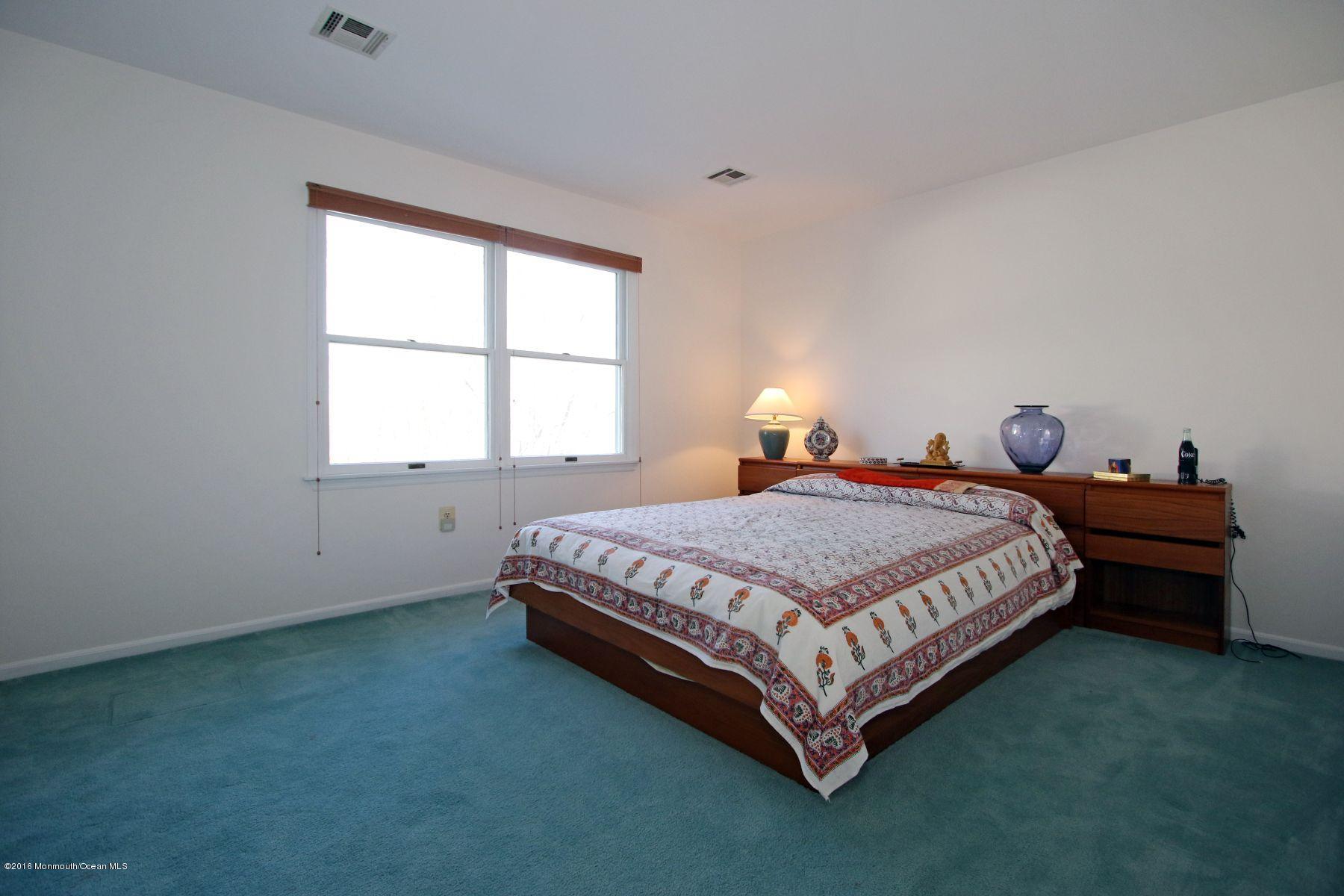 94 Knob Hill Road Morganville, NJ 07751 - Photo 35 of 37 31IMG_0779a