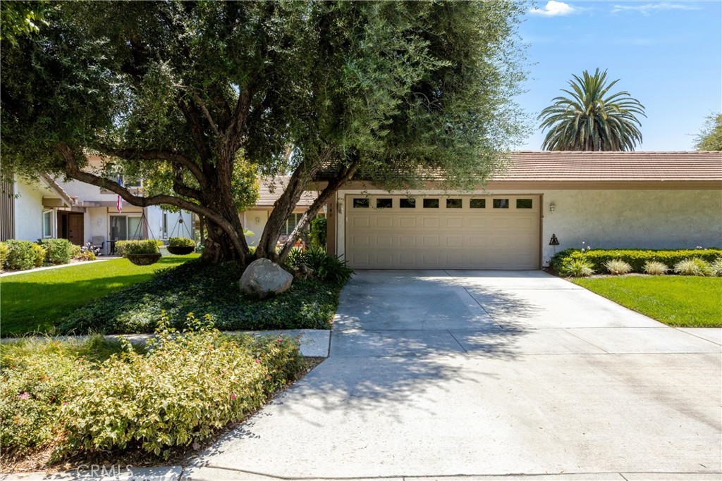 740 Vía Zapata Riverside, CA 92507 - Photo 4 of 44 Gallery Image 4
