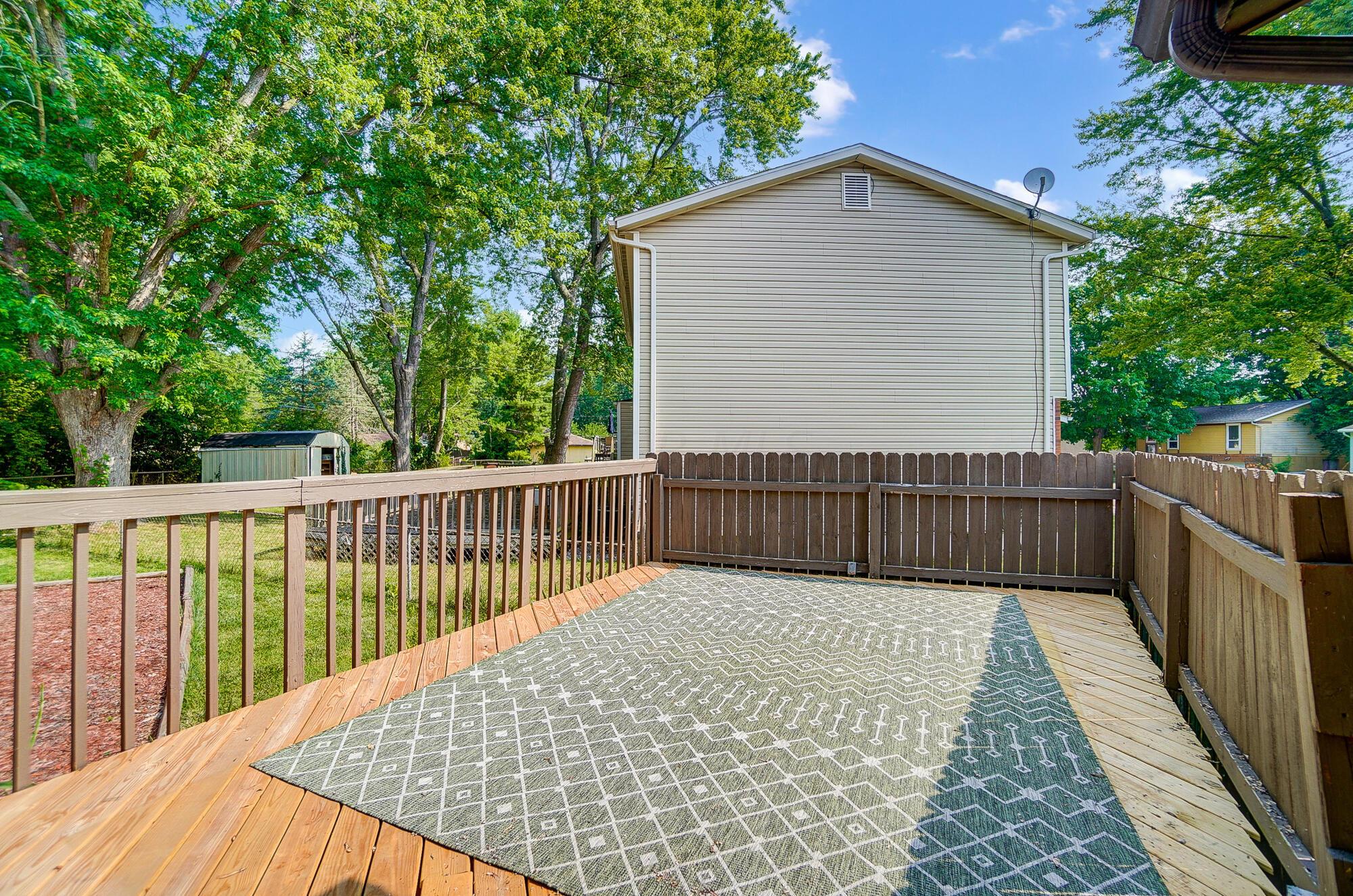 3075 Whitlow Road Columbus, OH 43232 - Photo 39 of 45 Deck