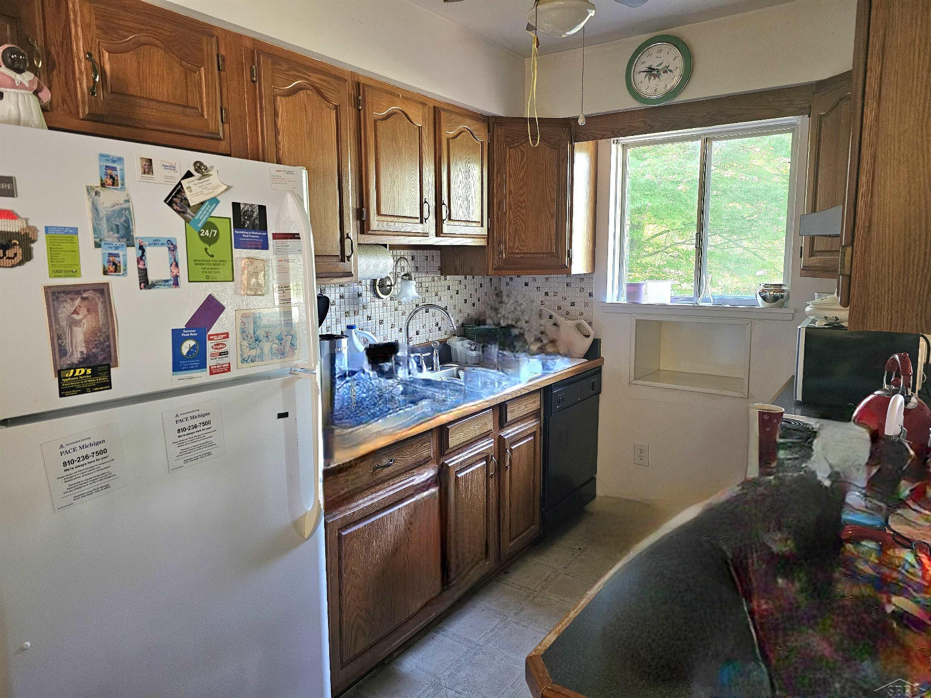 5307 Beecher Road Flint, MI 48532 - Photo 11 of 45 50111840-10.JPG
