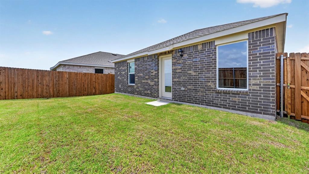 1805 Potomac Lane Blue Ridge, TX 75424 - Photo 3 of 9