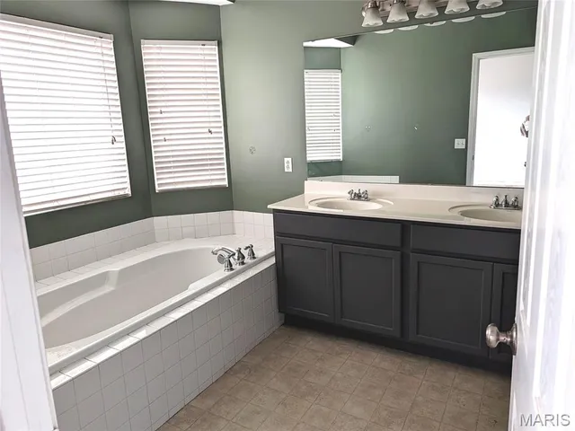 $185,000 | 408 Edward Drive, Columbia, IL 62236