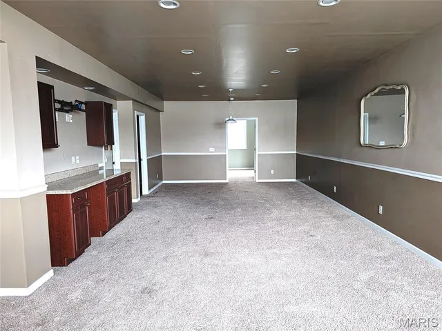 $185,000 | 408 Edward Drive, Columbia, IL 62236