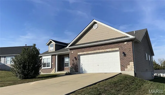 $185,000 | 408 Edward Drive, Columbia, IL 62236