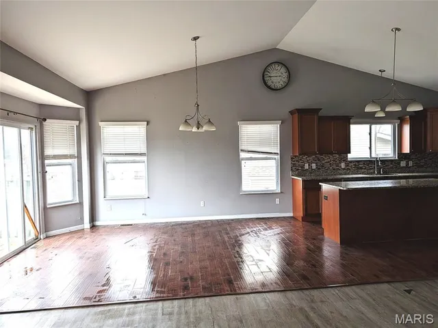 $185,000 | 408 Edward Drive, Columbia, IL 62236