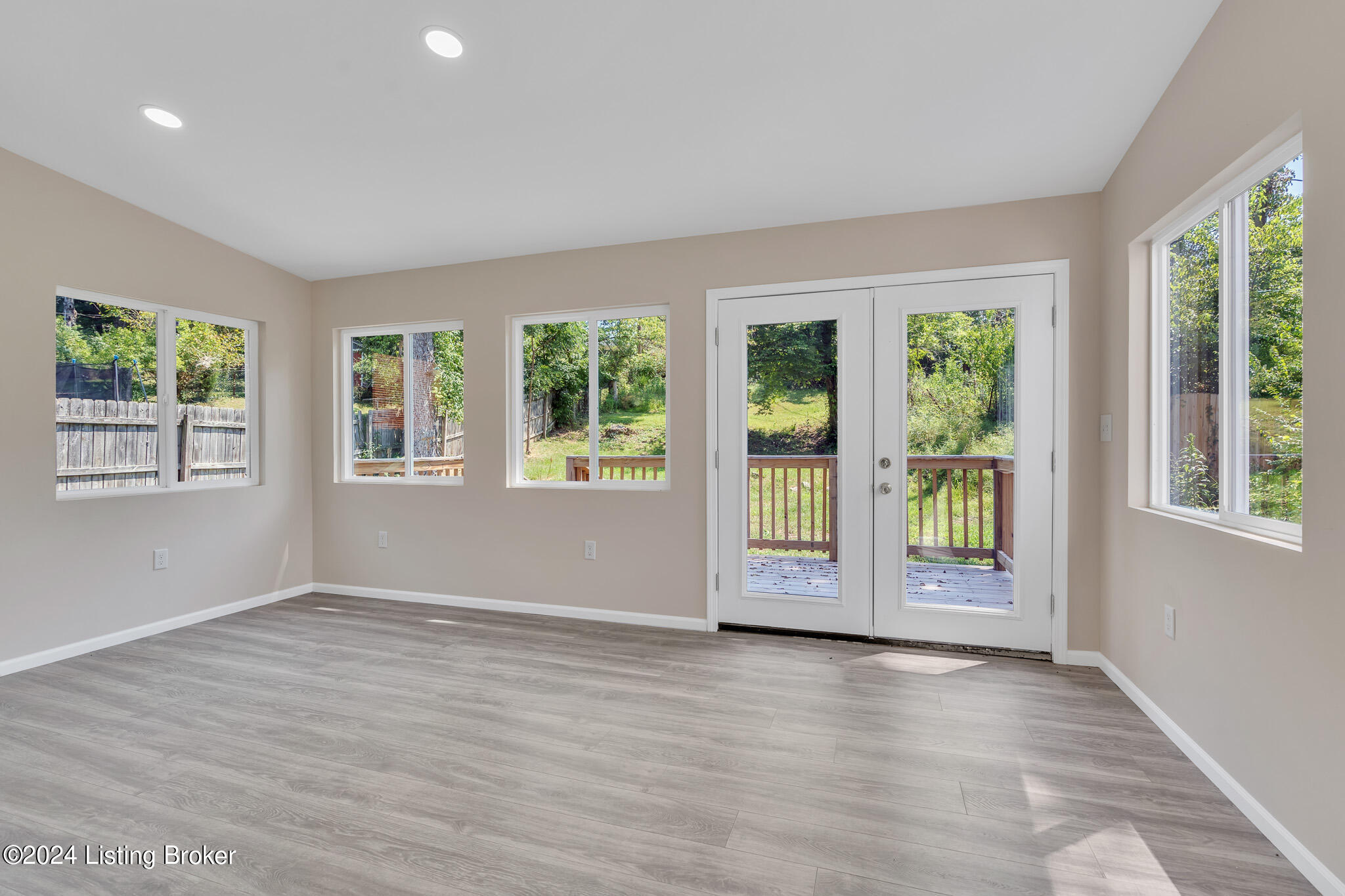 5357 Park Road Louisville, KY 40214 - Photo 13 of 54 Sunroom