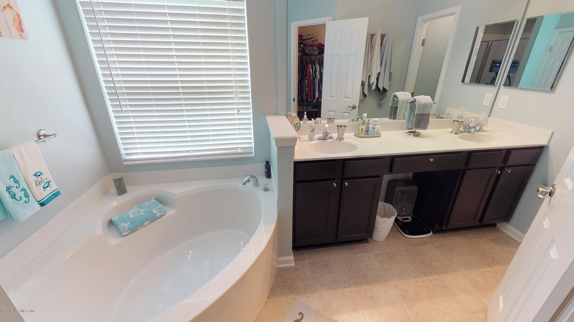 3859 Trail Ridge Road Middleburg, FL 32068 - Photo 17 of 42 Garden Tub & Dual Vanities