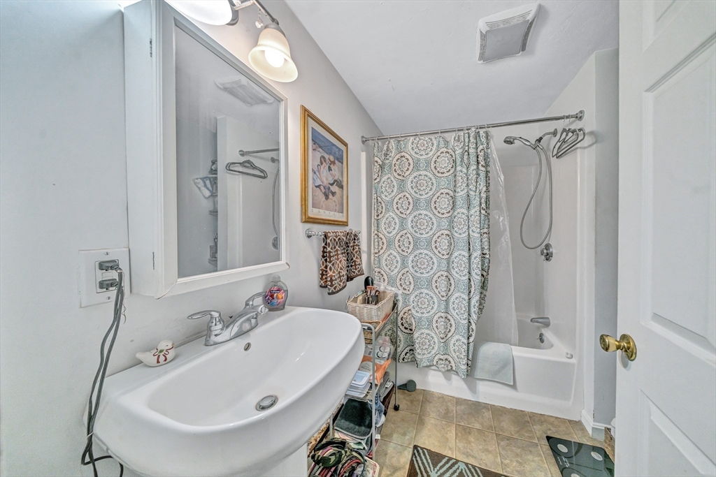 30-32 Dewey Road Shrewsbury, MA 01545 - Photo 10 of 42