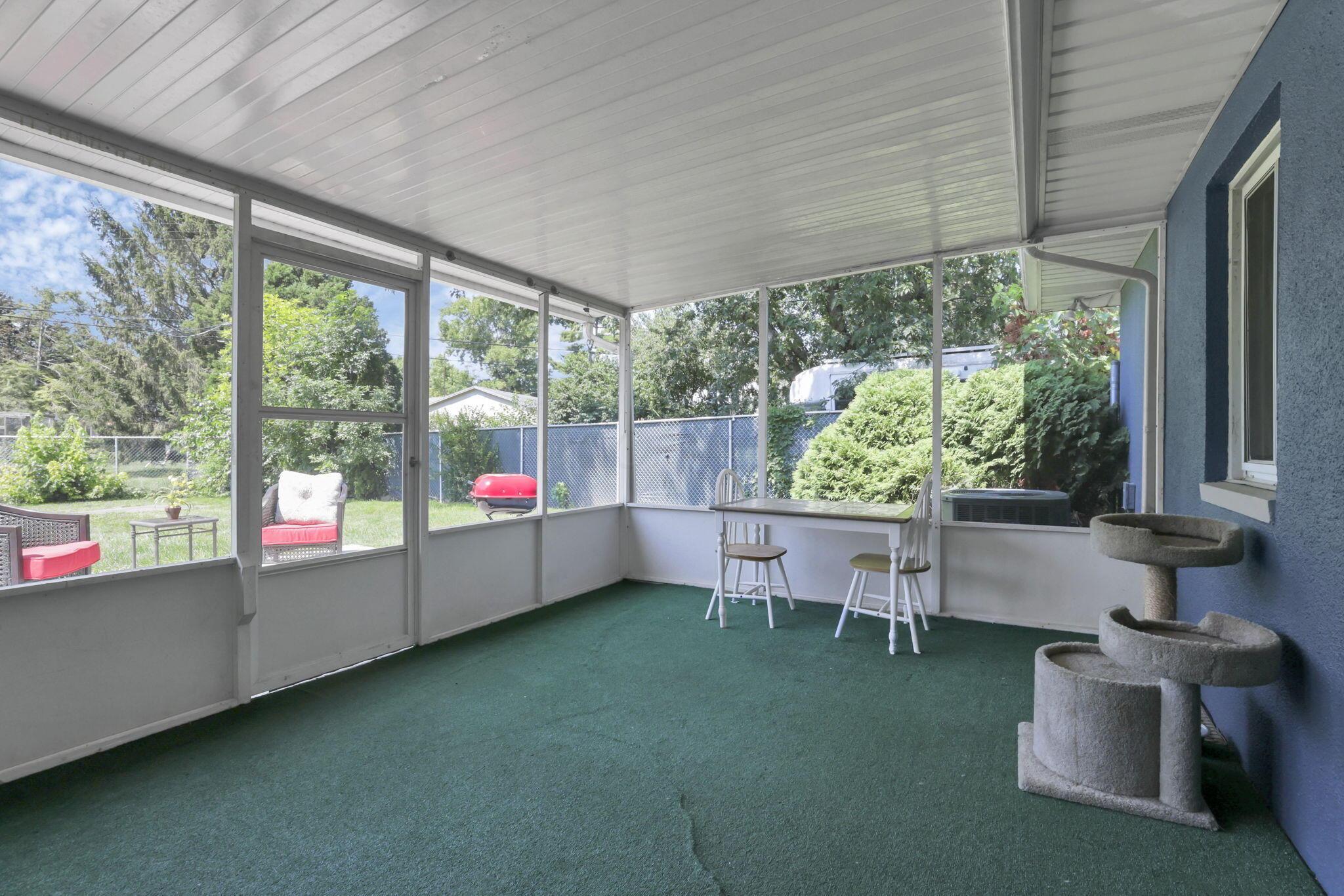 1205 Kenwick Road Columbus, OH 43209 - Photo 38 of 47 Screened Porch