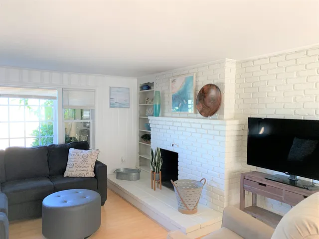 $2,250 | 83 Brown Avenue, Unit 20, Hampton, NH 03842