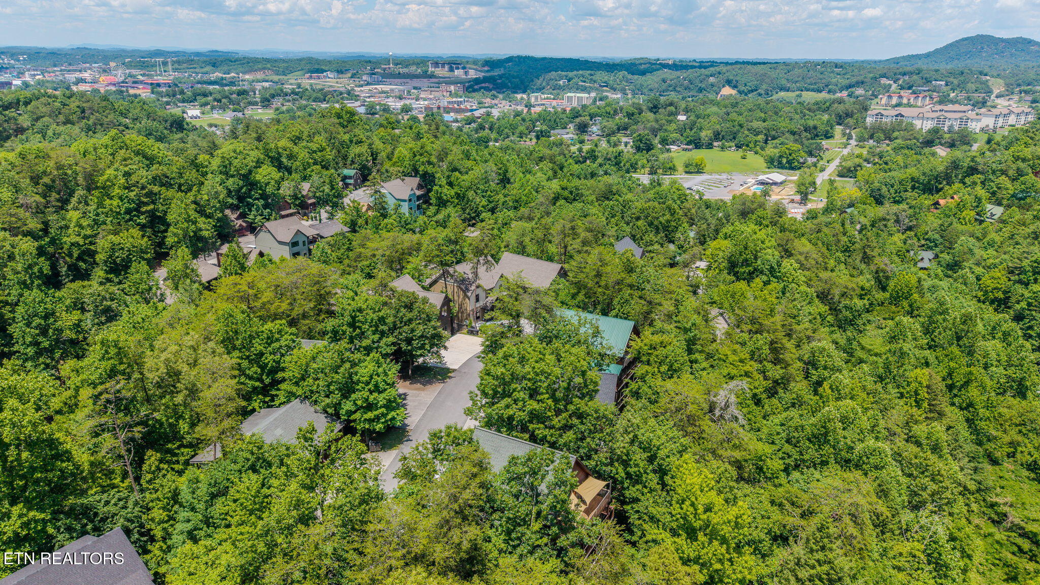 3517 Sandridge Way Pigeon Forge, TN 37863 - Photo 24 of 56 1-web-or-mls-DJI_20260602141335_0729_D