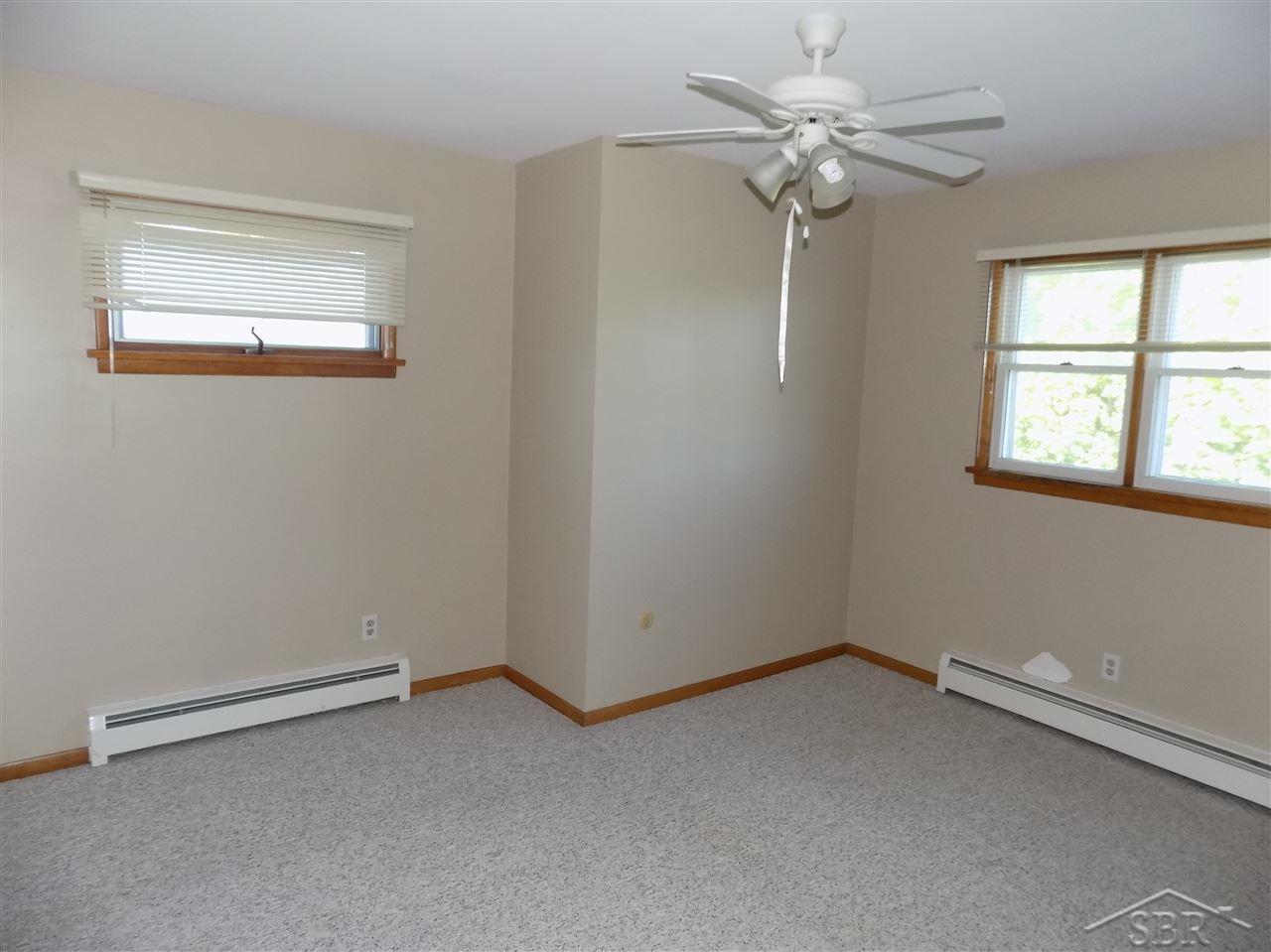 1946 South Reese Road Reese, MI 48757 - Photo 12 of 16 31382160-11.JPG