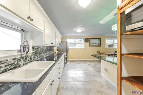 $225,000 | 176 Holly Grove Lane, Grand Isle, LA 70358