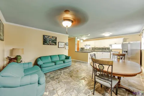 $225,000 | 176 Holly Grove Lane, Grand Isle, LA 70358