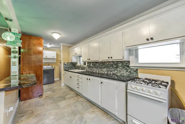 $225,000 | 176 Holly Grove Lane, Grand Isle, LA 70358