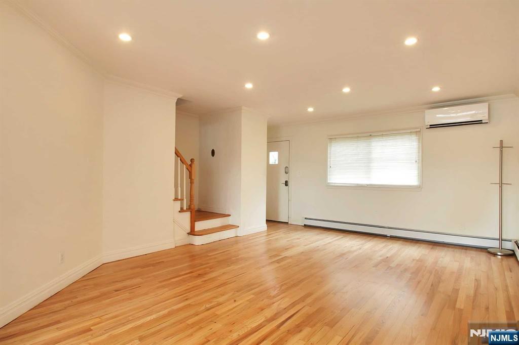35 A Edgewater Place Edgewater, NJ 07020 - Photo 2 of 23