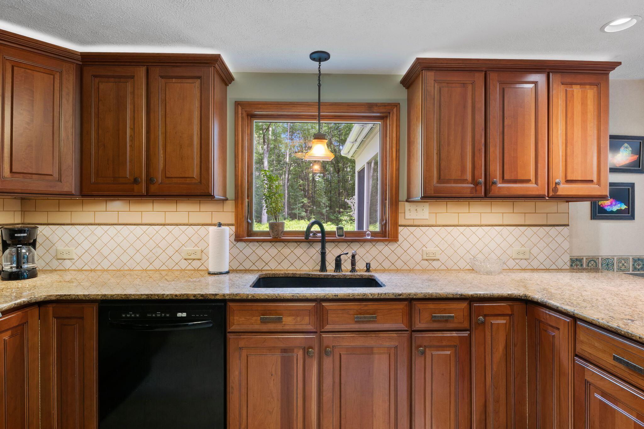 190 Glenwood Road Wells, ME 04090 - Photo 15 of 56 Kitchen