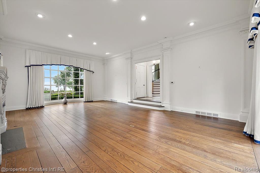 237 Lake Shore Road Grosse Pointe Farms, MI 48236 - Photo 17 of 98 Gallery Image 17