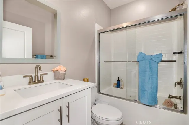 $1,059,000 | 1642 West Saratoga Lane, San Pedro, CA 90732