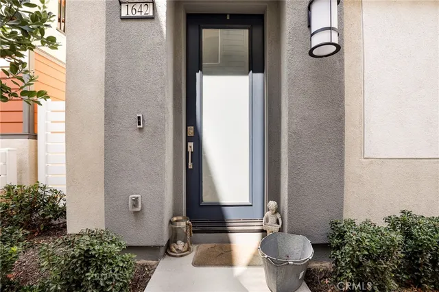 $1,059,000 | 1642 West Saratoga Lane, San Pedro, CA 90732