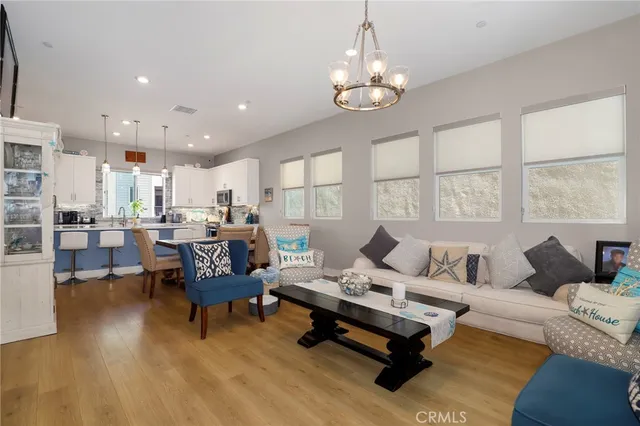 $1,059,000 | 1642 West Saratoga Lane, San Pedro, CA 90732