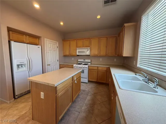 $2,050 | 10148 San Gervasio Avenue, Las Vegas, NV 89147