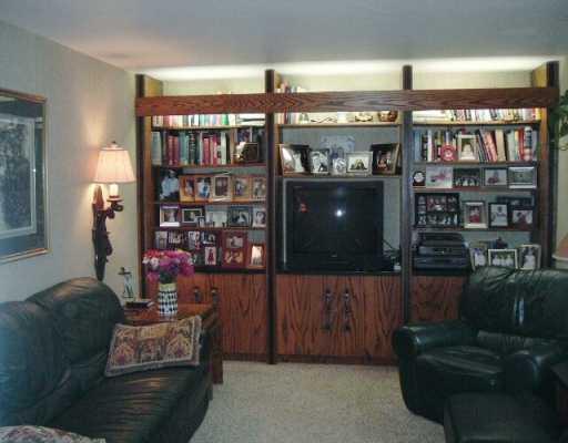 153 Kingsdale Road Churchill, PA 15221 - Photo 6 of 8 Den/Family/Great Room.