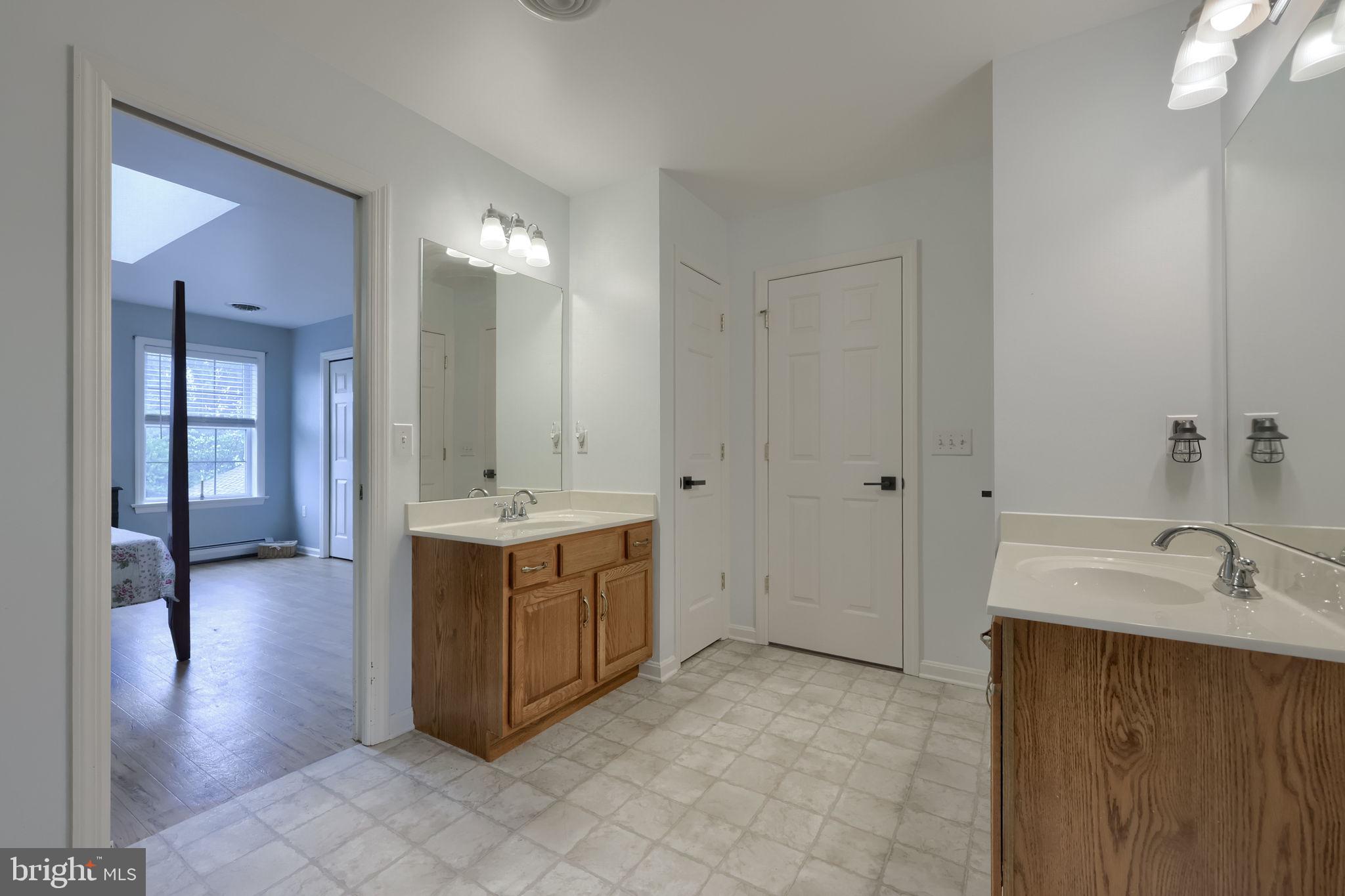 1400 Mentzer Road Lancaster, PA 17602 - Photo 52 of 83 Shared en-suite for bedrooms 3 & 4, upper level