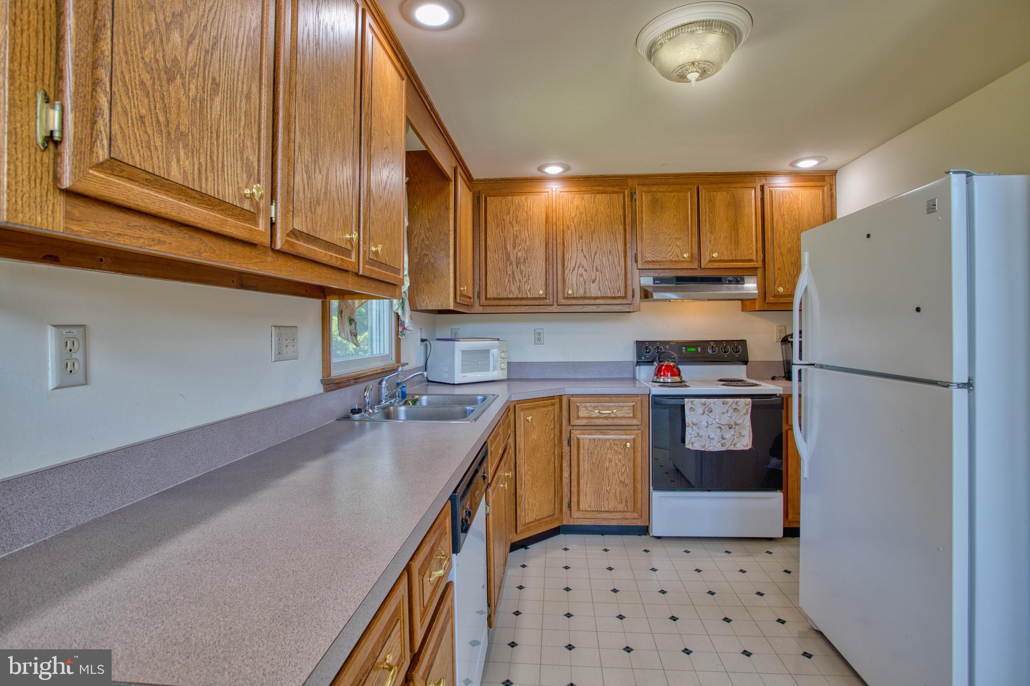 1129 Hemlock Road Grantsville, MD 21536 - Photo 10 of 72 Kitchen Area