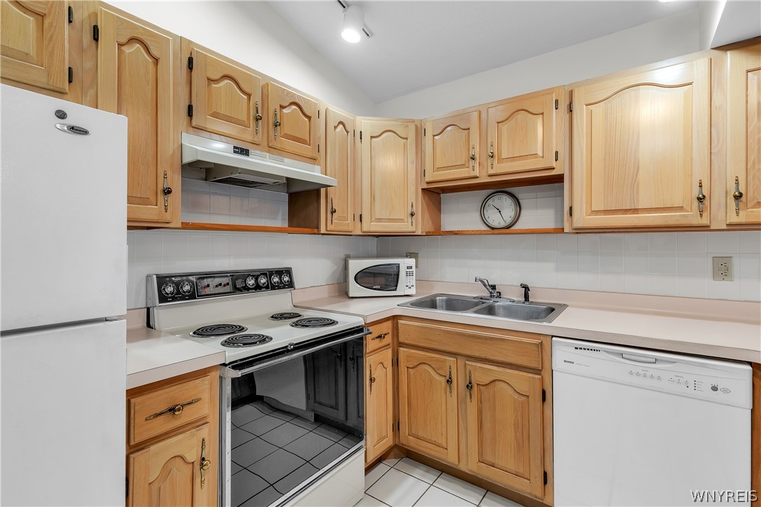 1679 Maple Road, Unit D Amherst, NY 14221 - Photo 6 of 36 Gallery Image 6