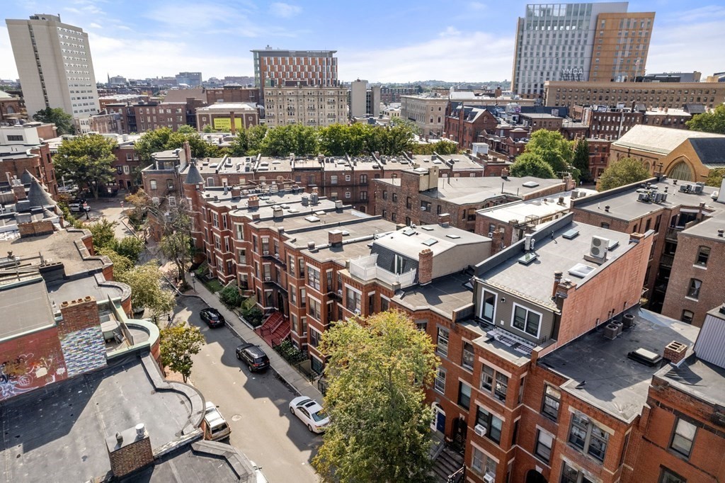 18 Symphony Road Boston, MA 02115 - Photo 31 of 34 a picture of city view
