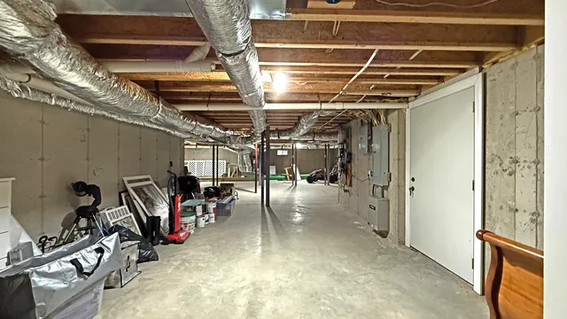 $1,200,000 | 20 Easy Street, Lubec, ME 04652