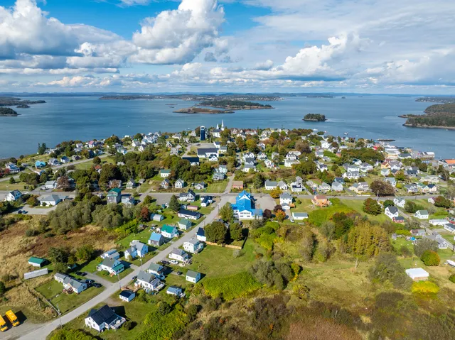 $1,200,000 | 20 Easy Street, Lubec, ME 04652