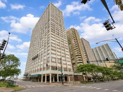 $174,900 | 6171 North Sheridan Road, Unit 2104, Chicago, IL 60660