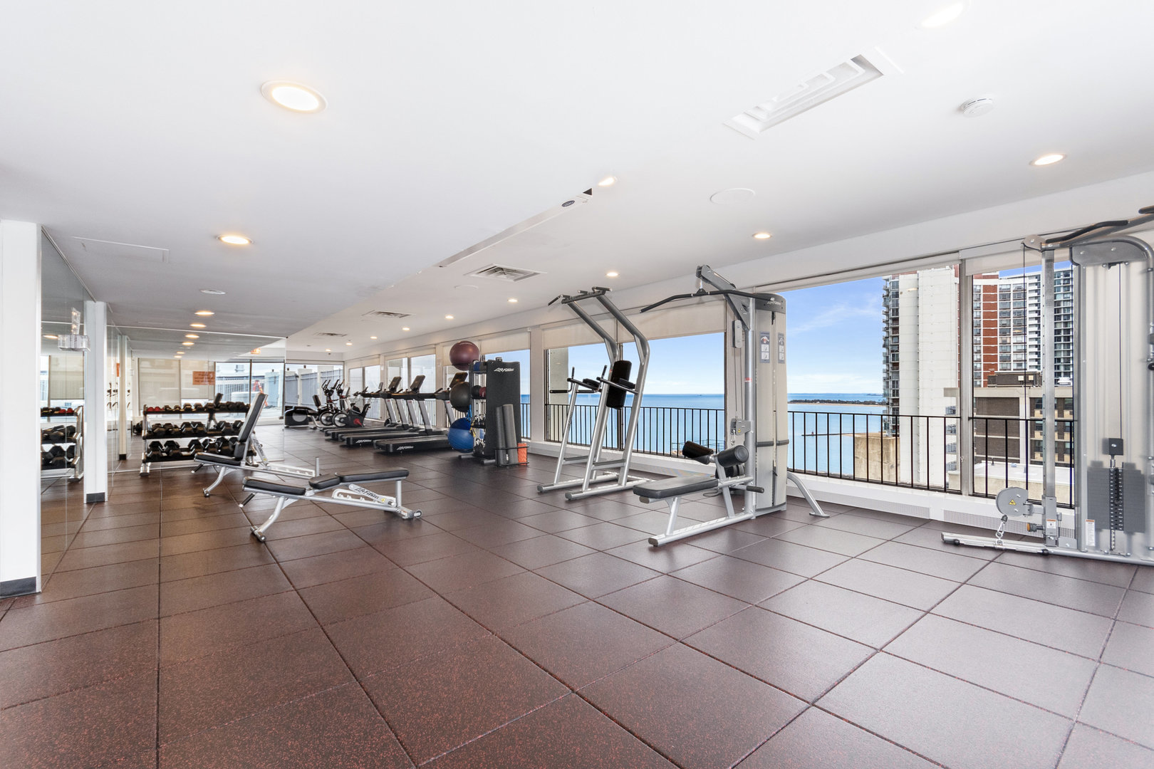 6171 North Sheridan Road, Unit 2104 Chicago, IL 60660 - Photo 17 of 18