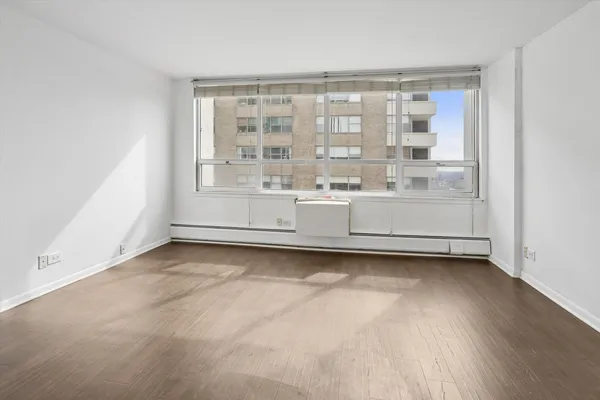$174,900 | 6171 North Sheridan Road, Unit 2104, Chicago, IL 60660
