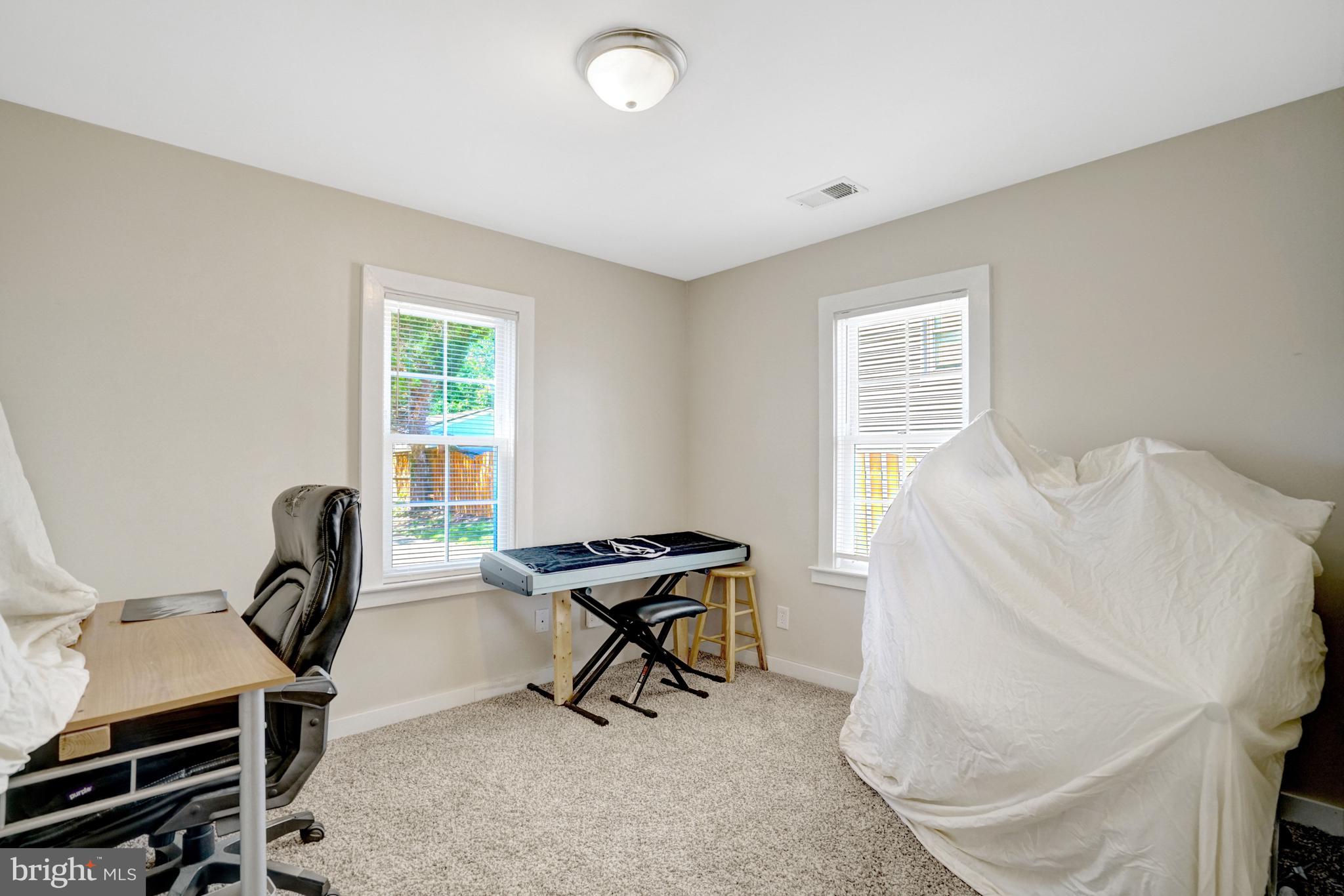 3107 Memorial Street Alexandria, VA 22306 - Photo 20 of 45 Main level: BR #3 (rear-facing)
