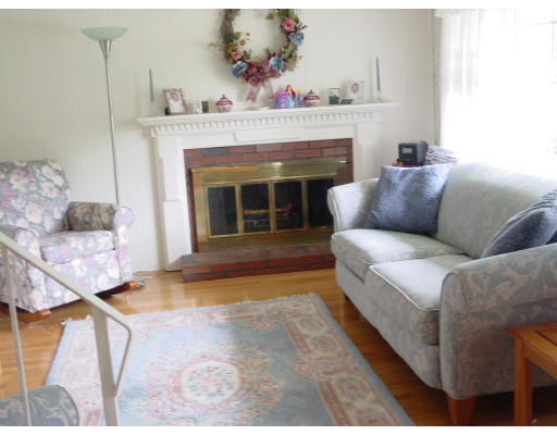 16 Howe Street Ipswich, MA 01938 - Photo 3 of 18 Gallery Image 3