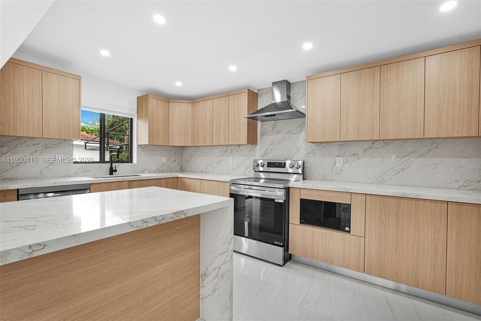 998 Southwest 11th Street Miami, FL 33129 - Photo 4 of 73