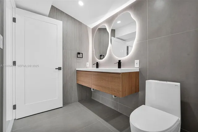 $1,600,000 | 998 Southwest 11th Street, Miami, FL 33129