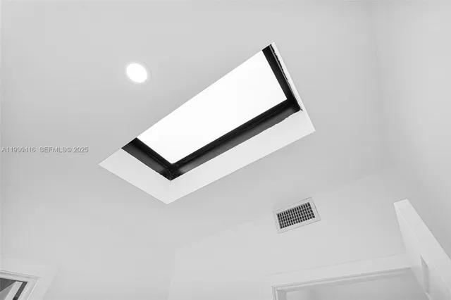 $1,600,000 | 998 Southwest 11th Street, Miami, FL 33129