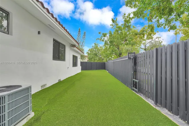 $1,600,000 | 998 Southwest 11th Street, Miami, FL 33129