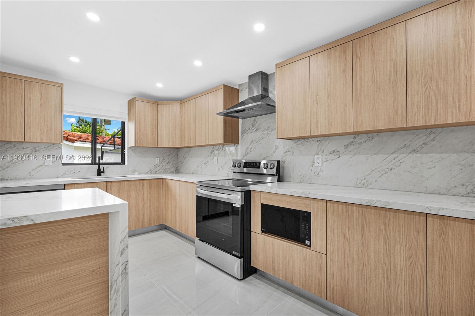 998 Southwest 11th Street Miami, FL 33129 - Photo 10 of 73